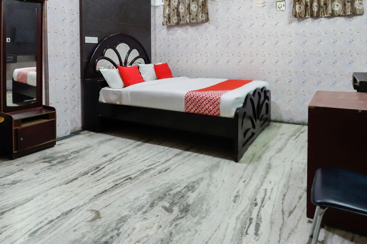 Oyo 65719 Sree Ganesh Mahal Otel Siruseri Dış mekan fotoğraf