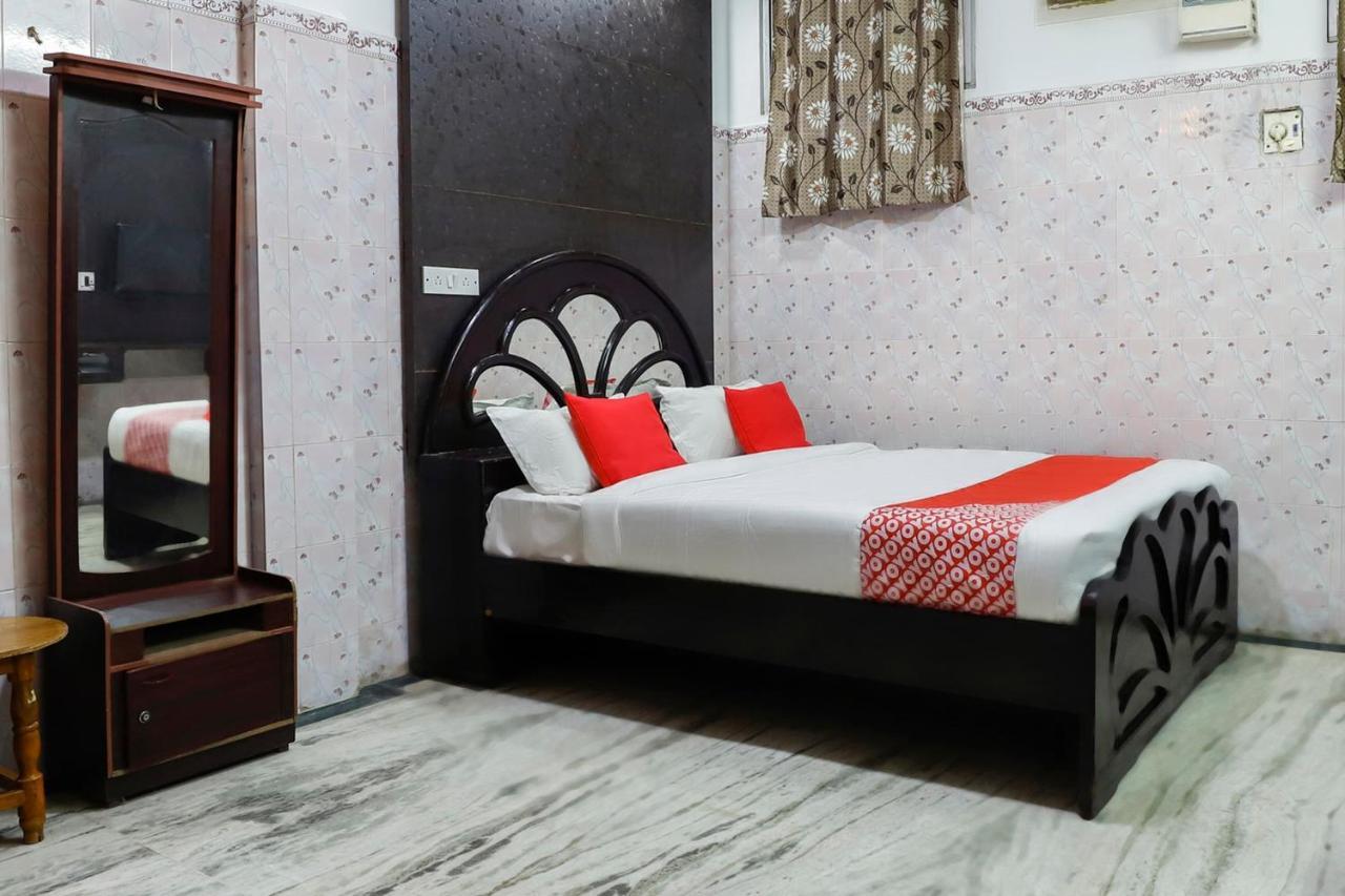 Oyo 65719 Sree Ganesh Mahal Otel Siruseri Dış mekan fotoğraf